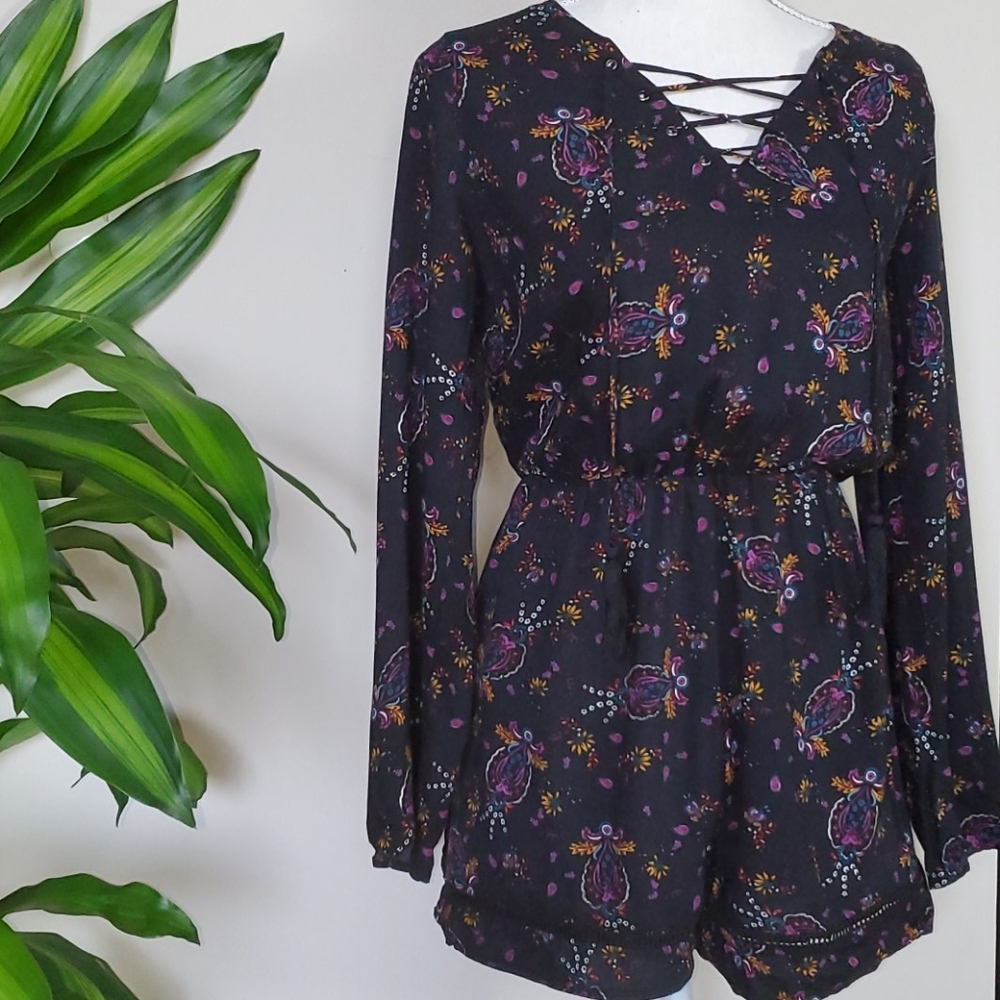 Black Romper - Picture 5 of 10